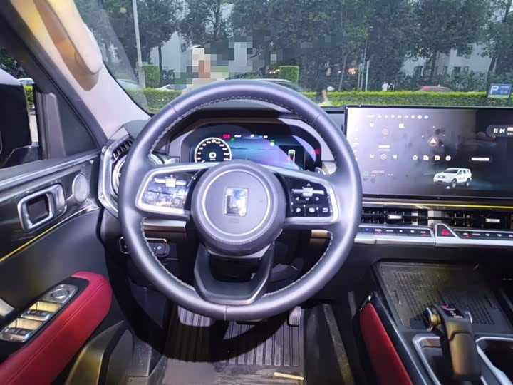 Фото 3 - Tank 400 Hybrid