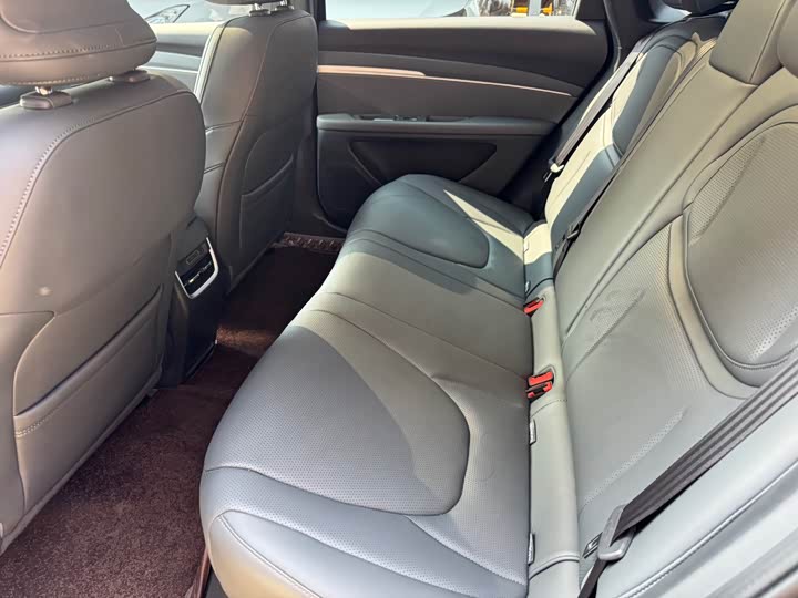 Фото 8 - XPeng Mona M03