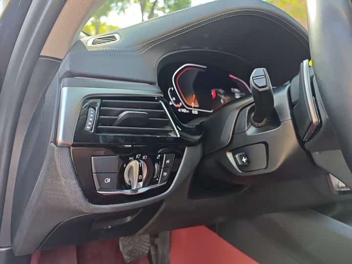 Фото 12 - BMW 5 Series