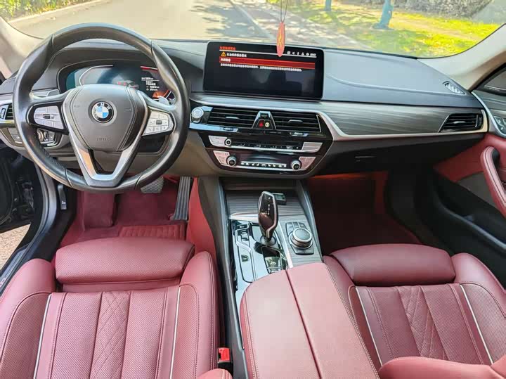 Фото 13 - BMW 5 Series