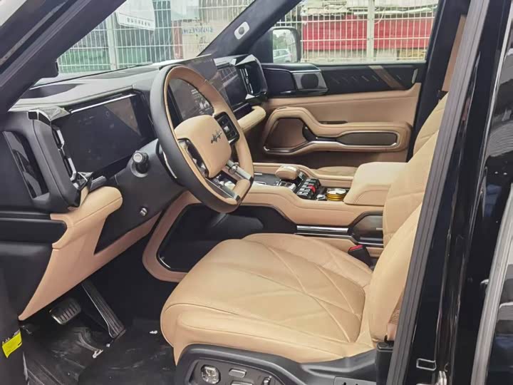 Фото 4 - BYD FangChengBao Leopard 8