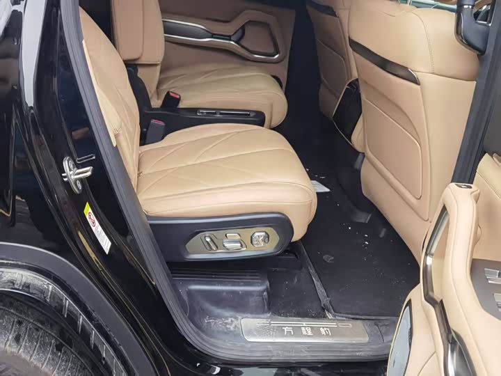 Фото 8 - BYD FangChengBao Leopard 8