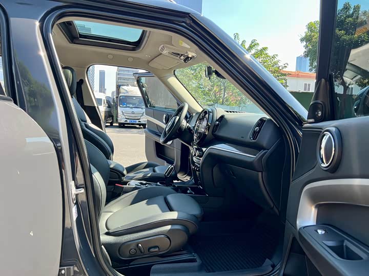 Фото 24 - Mini Countryman