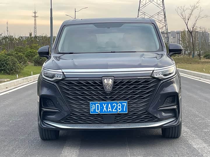 Фото 2 - Roewe iMax 8