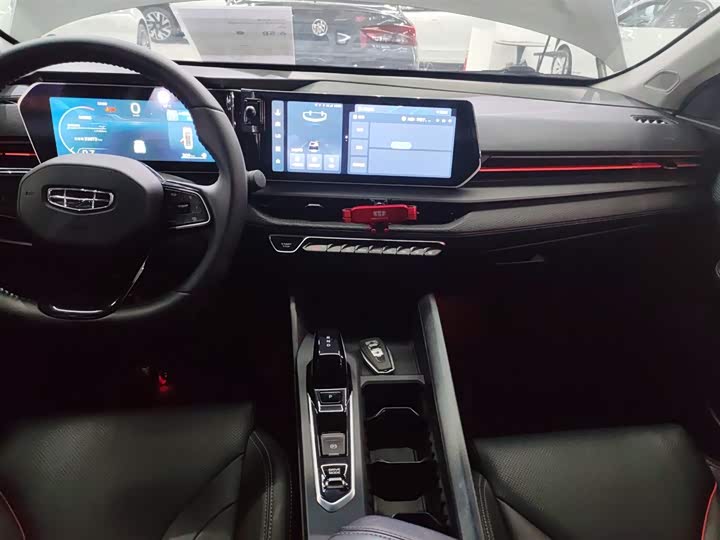 Фото 13 - Geely Binrui