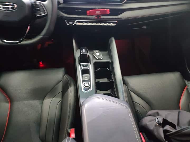 Фото 14 - Geely Binrui