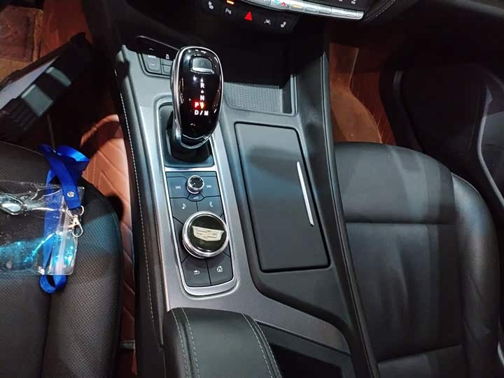 Фото 14 - Cadillac CT5