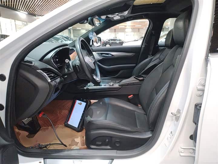 Фото 15 - Cadillac CT5