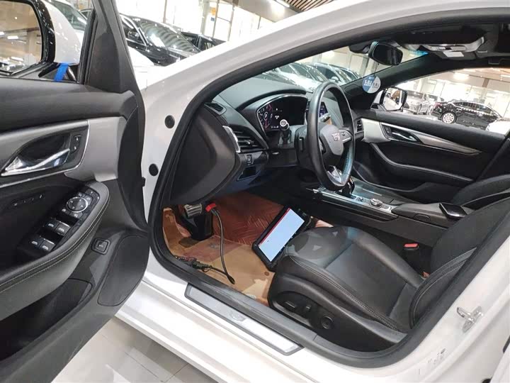 Фото 16 - Cadillac CT5