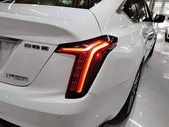 Фото 8 - Cadillac CT5