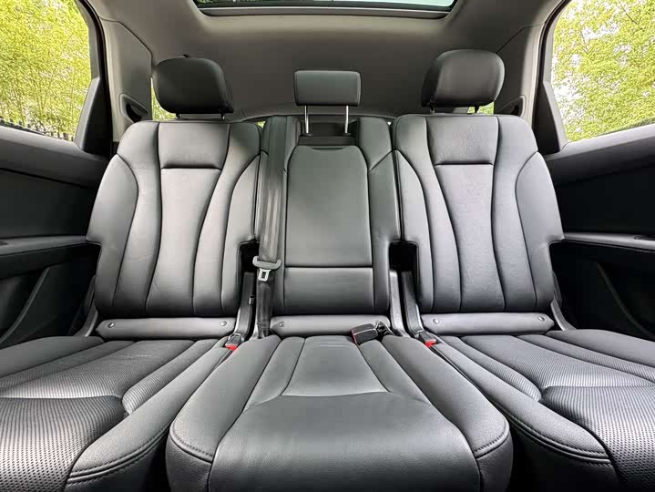 Фото 17 - Audi Q7