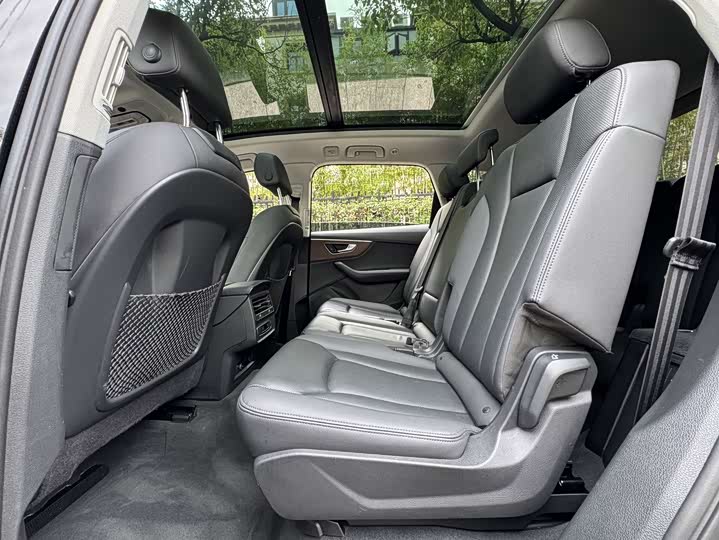 Фото 9 - Audi Q7