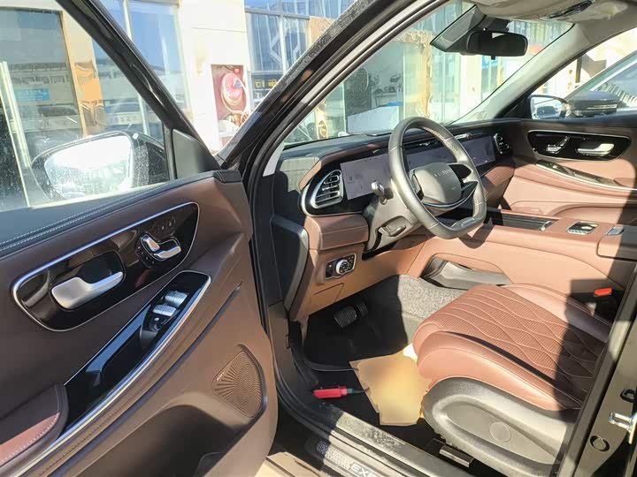 Фото 16 - Exeed VX