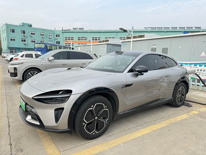 Фото 1 - Xiaomi YU7