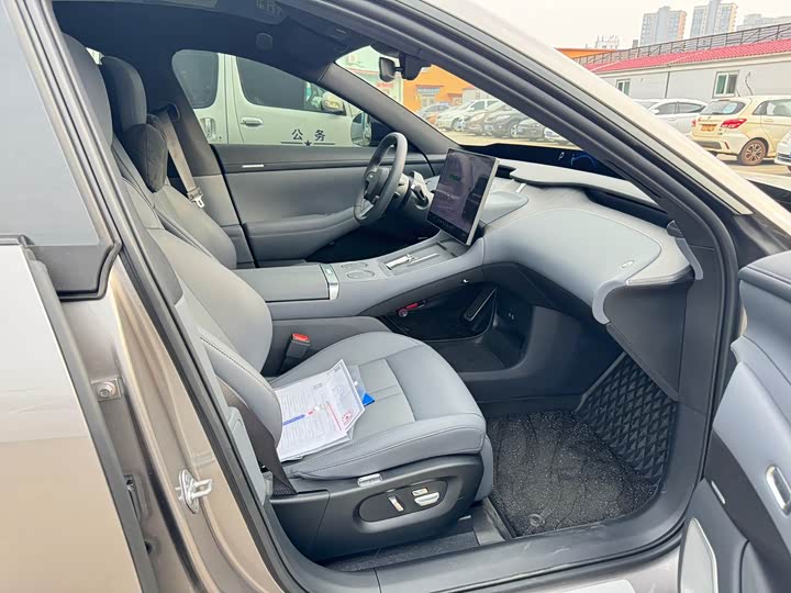 Фото 4 - Xiaomi YU7