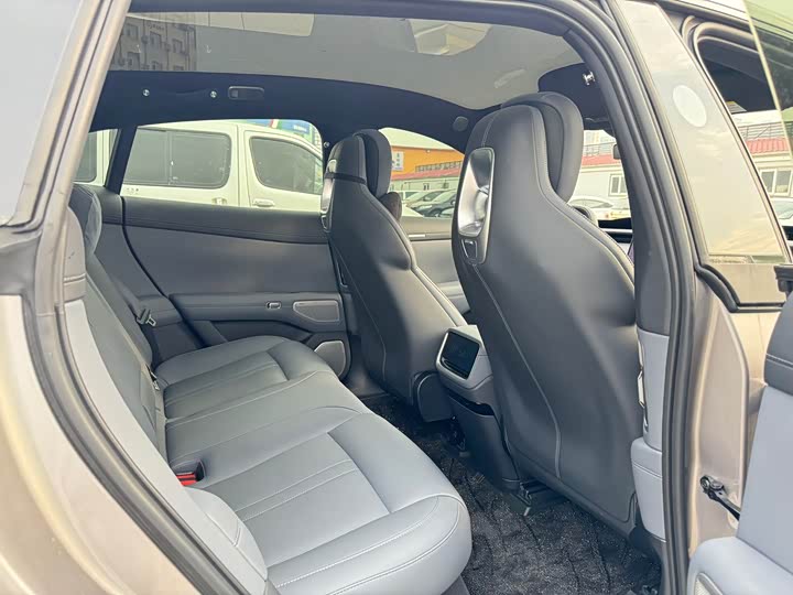 Фото 5 - Xiaomi YU7