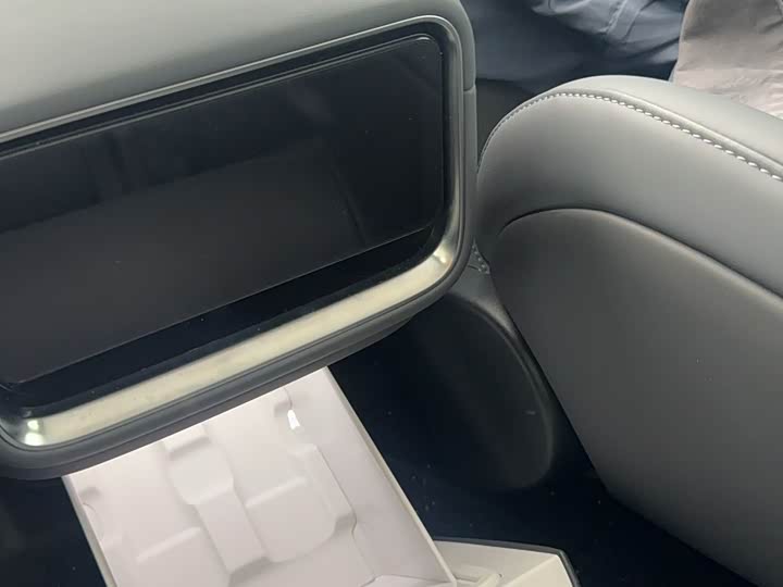 Фото 7 - Xiaomi YU7