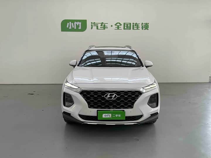 Фото 2 - Hyundai Santa Fe