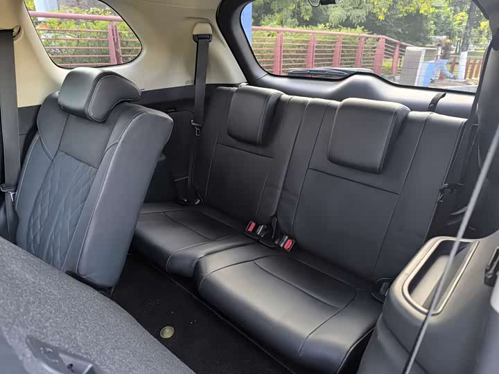 Фото 12 - Mitsubishi Outlander