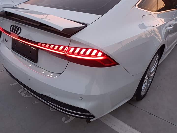 Фото 7 - Audi A7