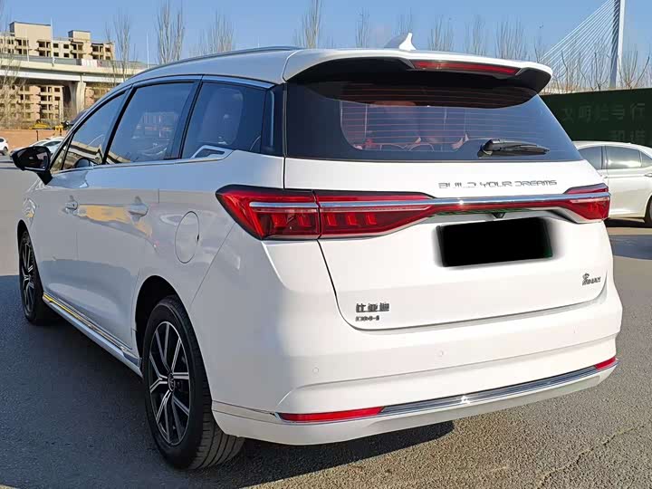 Фото 9 - BYD Song Max Hybrid