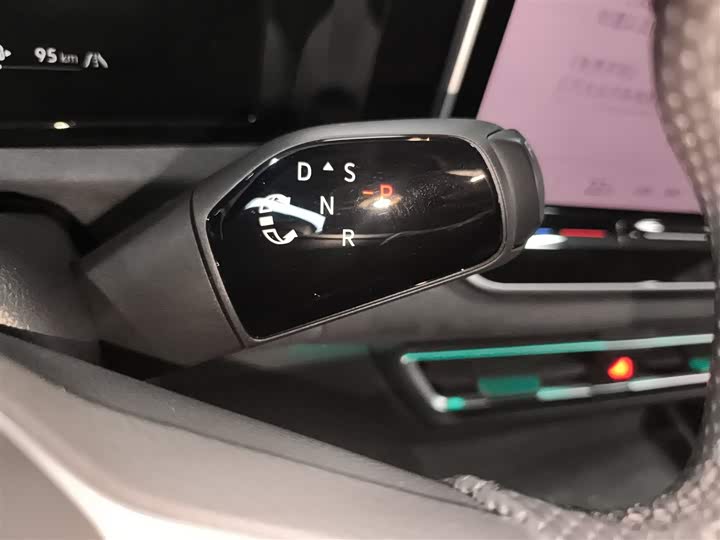 Фото 14 - Volkswagen Tiguan L Pro