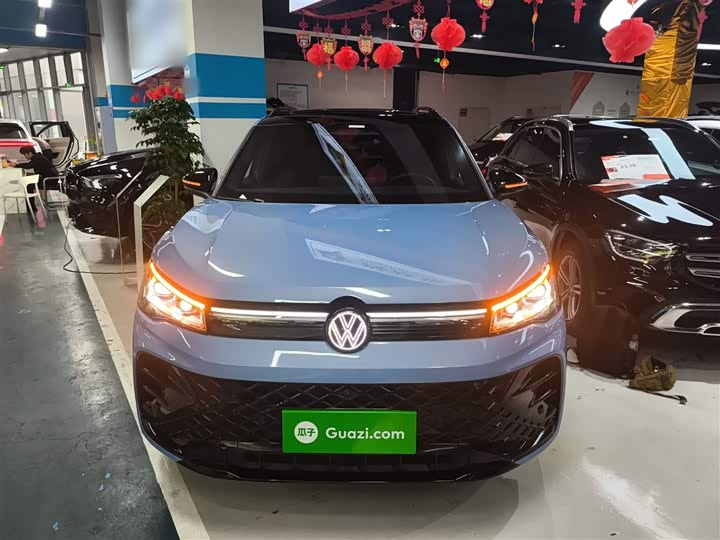 Фото 3 - Volkswagen Tiguan L Pro