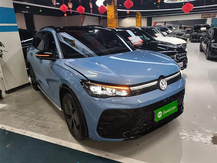 Фото 4 - Volkswagen Tiguan L Pro