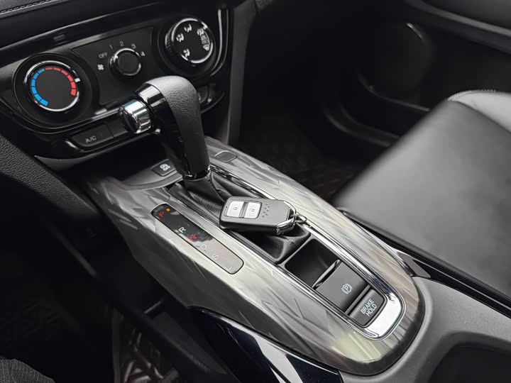 Фото 23 - Honda XR-V