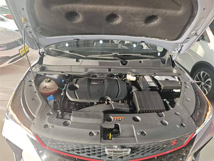 Фото 10 - Geely Coolray