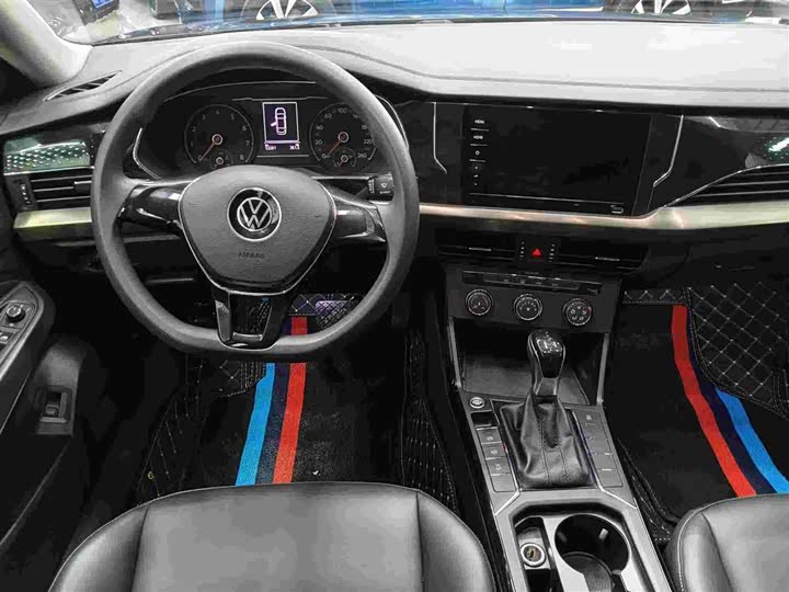 Фото 8 - Volkswagen Passat