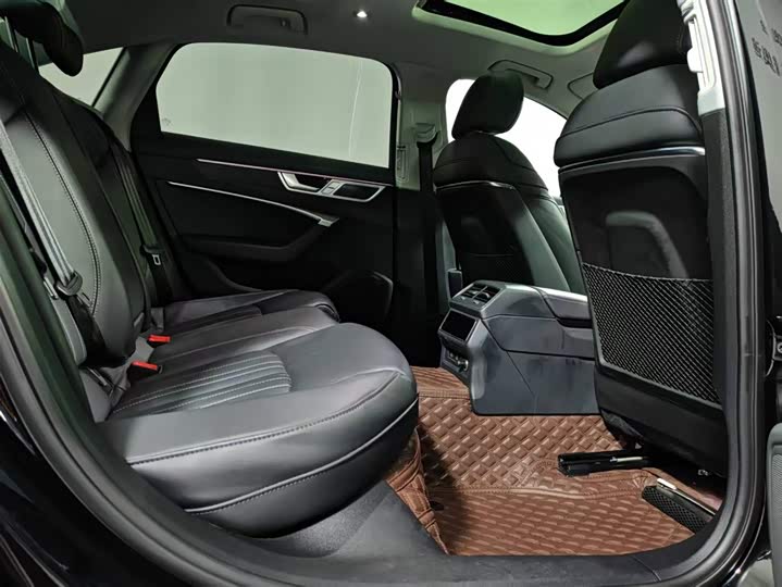 Фото 6 - Audi A6L