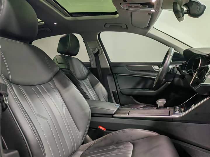 Фото 8 - Audi A6L