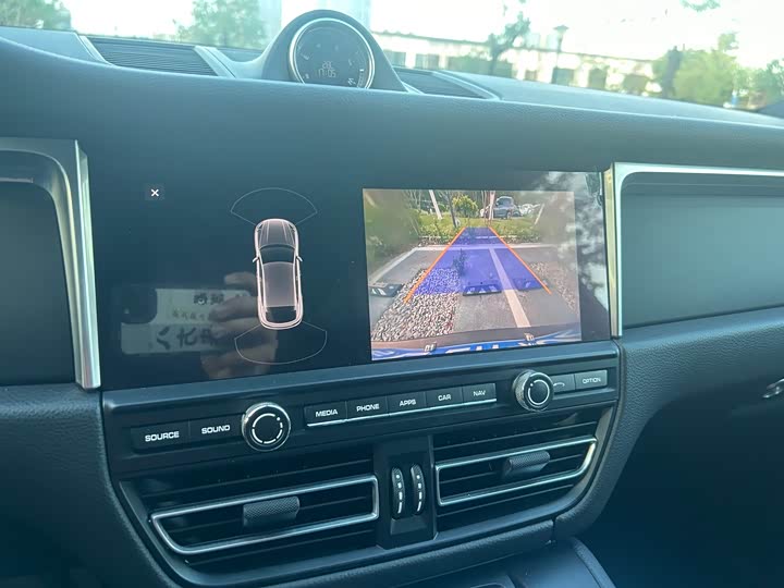 Фото 12 - Porsche Macan