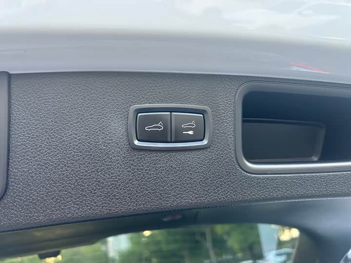 Фото 16 - Porsche Macan