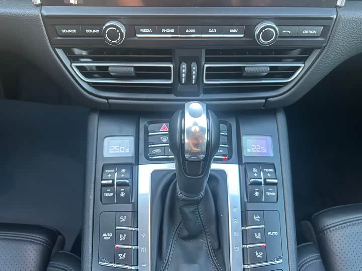 Фото 20 - Porsche Macan