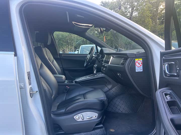 Фото 5 - Porsche Macan