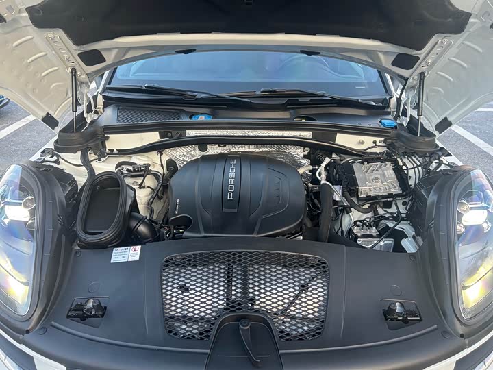 Фото 8 - Porsche Macan