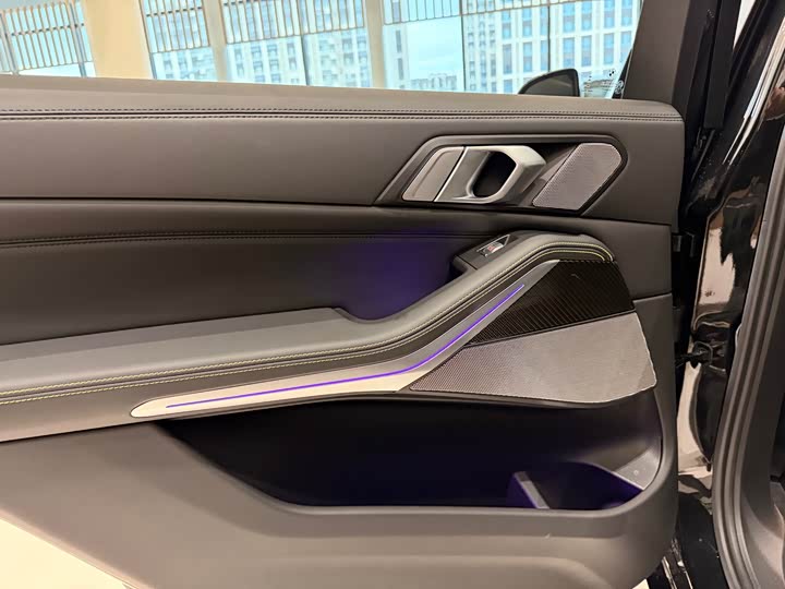 Фото 16 - BMW X5