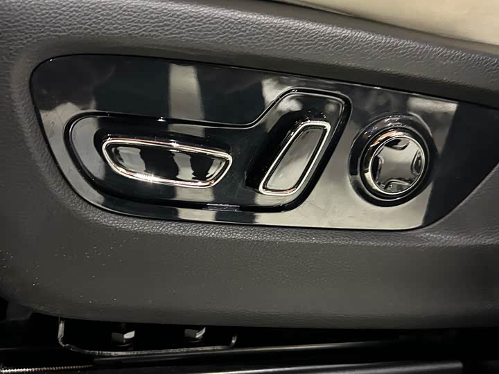 Фото 10 - GAC Trumpchi M8