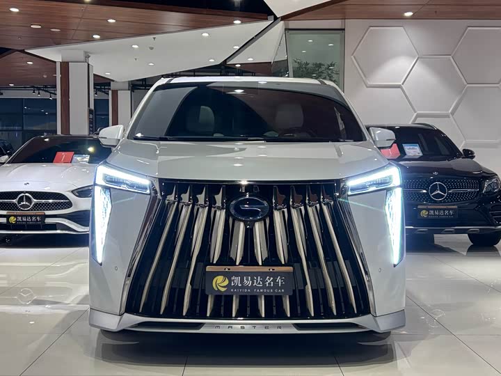 Фото 3 - GAC Trumpchi M8