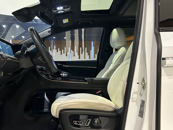 Фото 9 - GAC Trumpchi M8