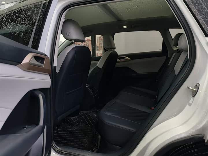 Фото 9 - Volkswagen Tharu