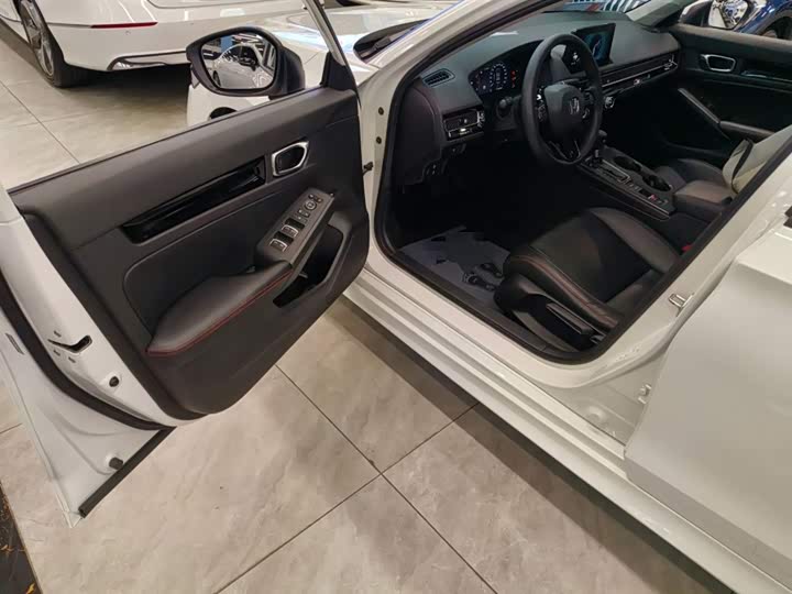 Фото 16 - Honda Civic