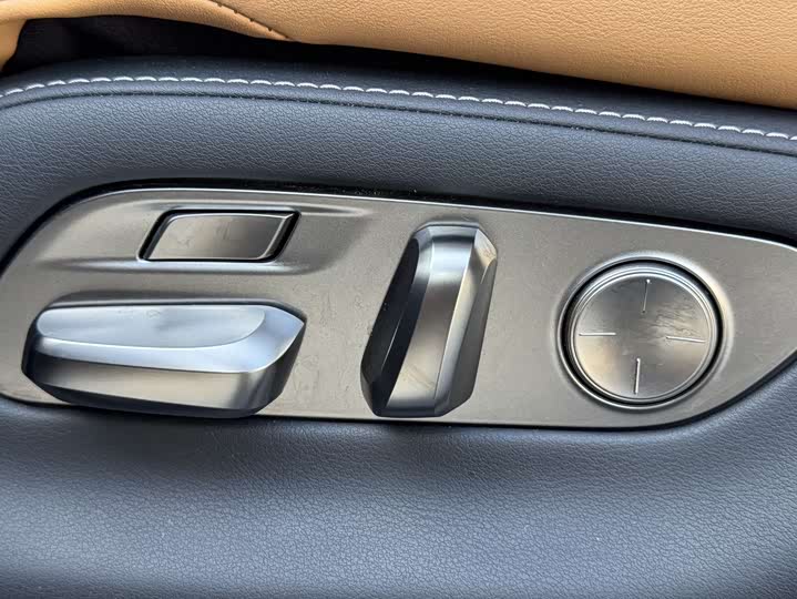 Фото 22 - Lexus LS