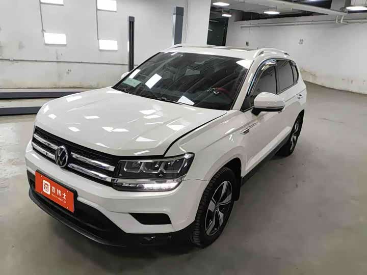 Фото 1 - Volkswagen Tharu