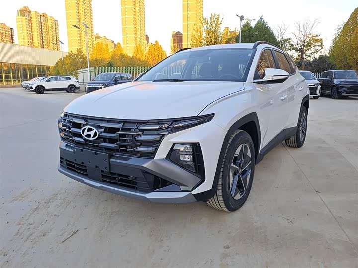 Фото 2 - Hyundai Tucson L