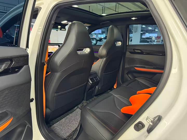 Фото 8 - Changan UNI-V