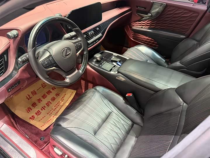 Фото 13 - Lexus LS