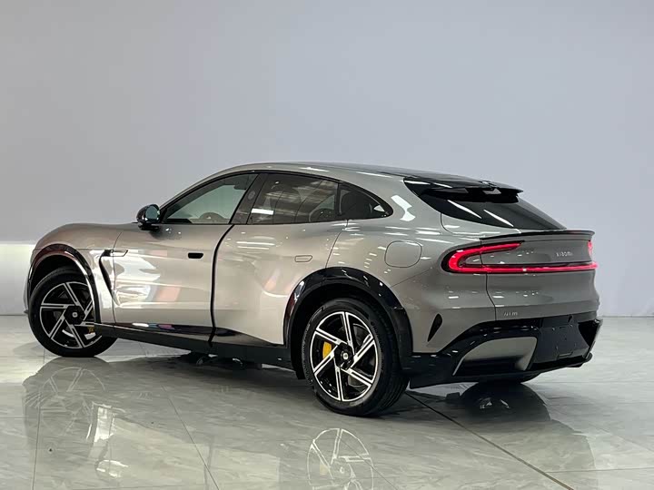 Фото 4 - Xiaomi YU7